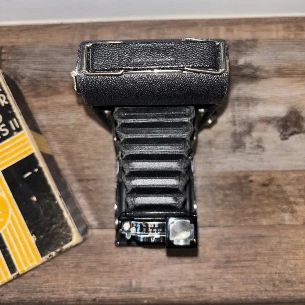 1930's KODAK JUNIOR SIX-20 Series II Folding Camera + Box